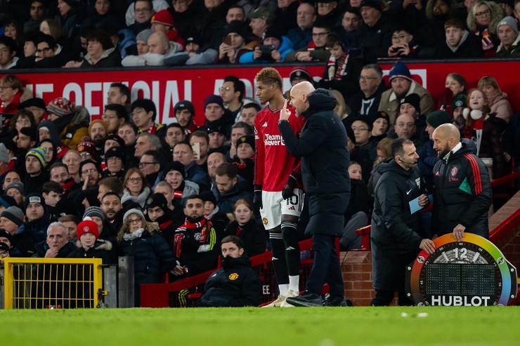 MU hạ Chelsea: Ten Hag nói lý do loại Rashford, tiết lộ cách giúp McTominay tỏa sáng - 1