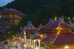Những trải nghiệm tâm linh đặc biệt chỉ có ở thánh địa hành hương núi Bà Đen