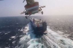 Nhóm vũ trang Houthis dọa tấn công tất cả tàu thuyền đi đến Israel