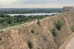 Sốc: Vạn Lý Trường Thành đứng vững nhờ xây bằng  " vữa sống " 