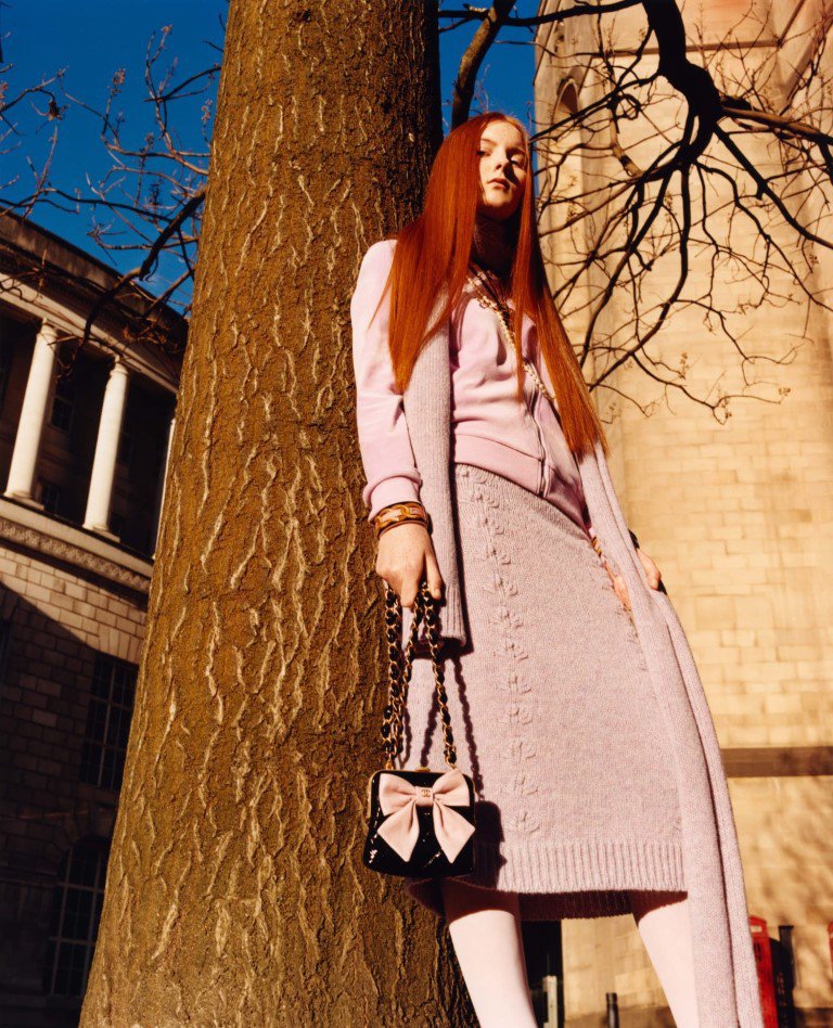Chanel thắp sáng Manchester với vải Tweed và âm nhạc trong Métiers d'Art - 16