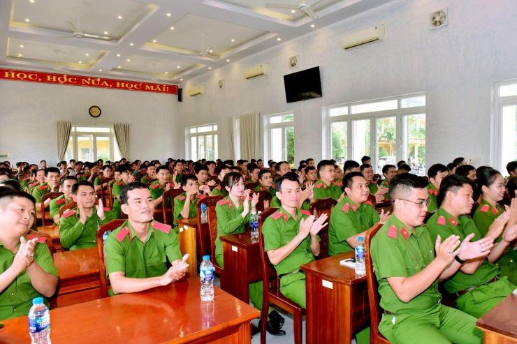 Trường Đại học Cảnh sát nhân dân bất ngờ tuyển sinh bổ sung đại học chính quy năm 2023 - 2